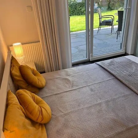 Stella Baltic Z Ogrodkiem Apartment *